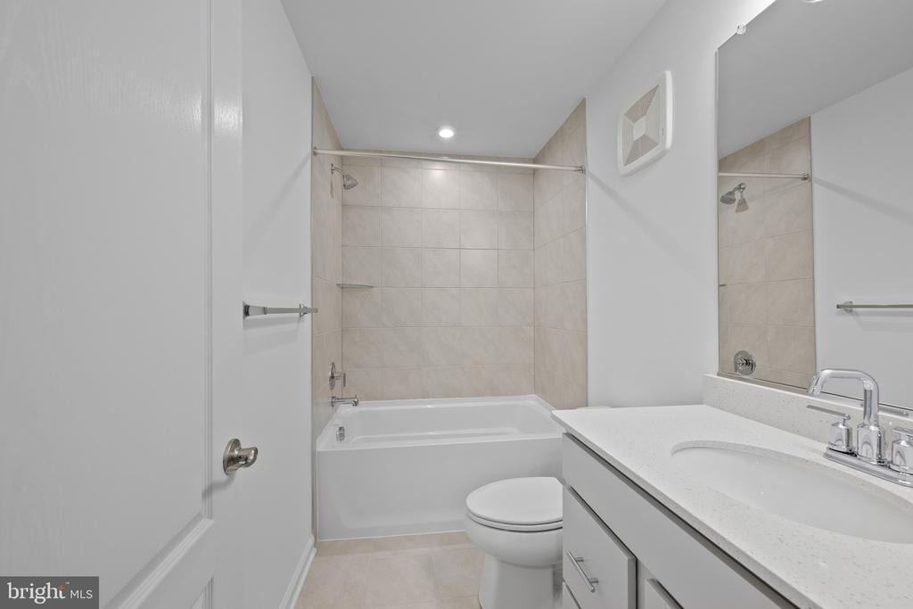 9942-a Count Fleet Crescent - Photo 25