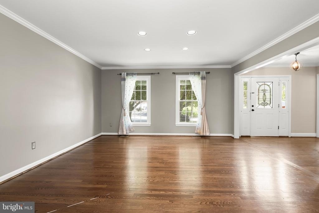 10217 Tuscany Road - Photo 5
