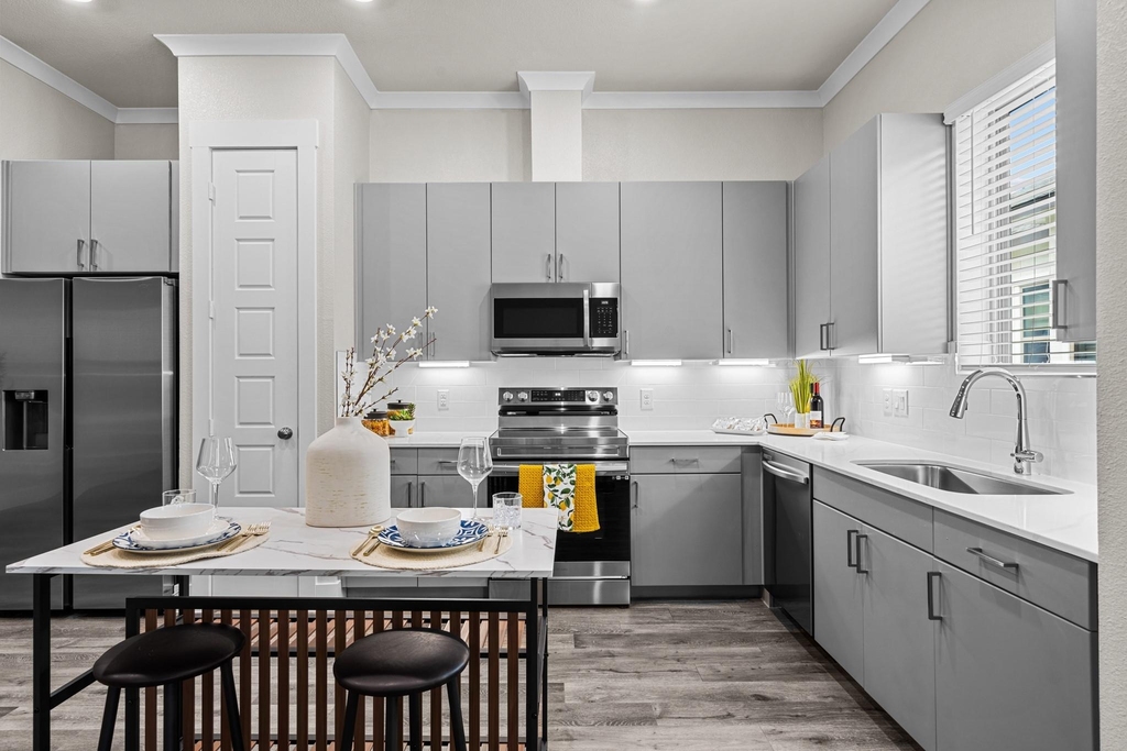 865 Limmer Loop - Photo 0