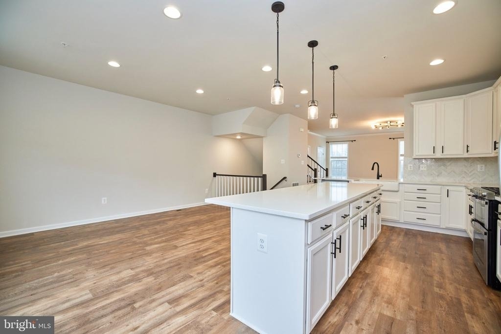 6228 Davinci Street - Photo 5