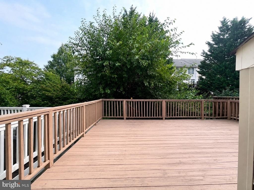9426 Singleton Place - Photo 17