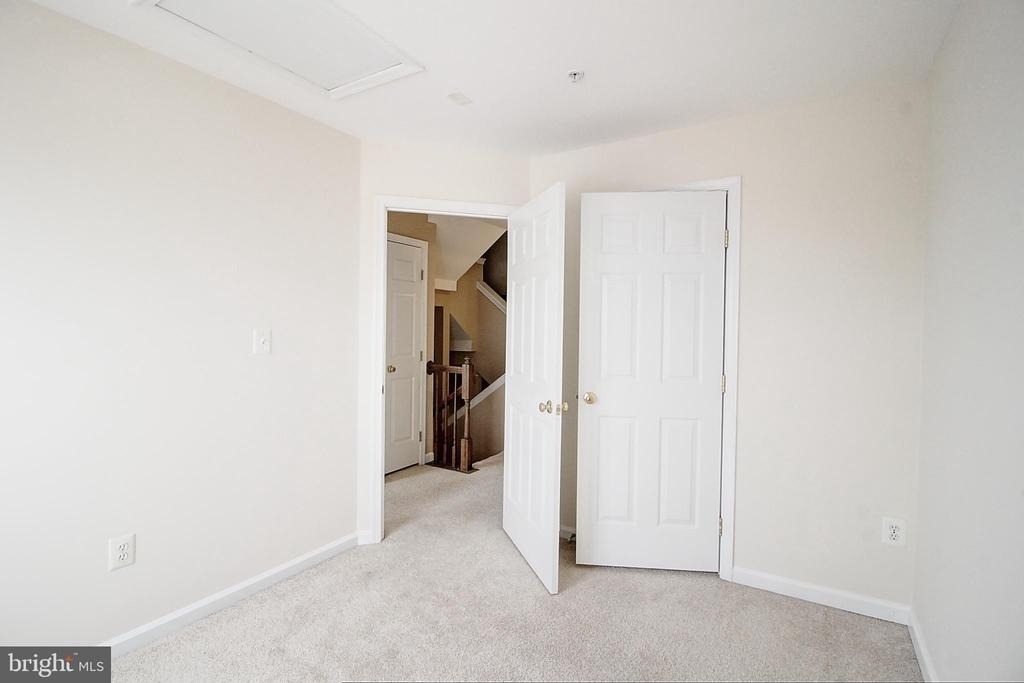 586 Eisenhower Drive - Photo 12
