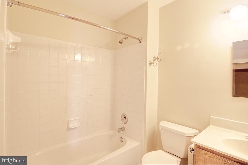 586 Eisenhower Drive - Photo 18