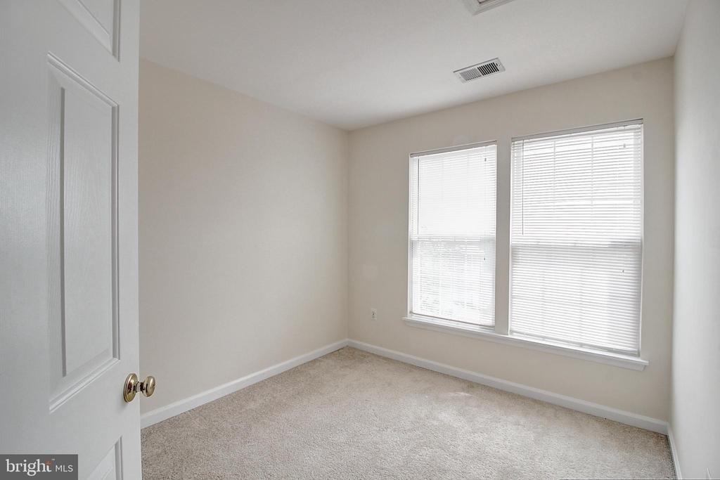 586 Eisenhower Drive - Photo 11