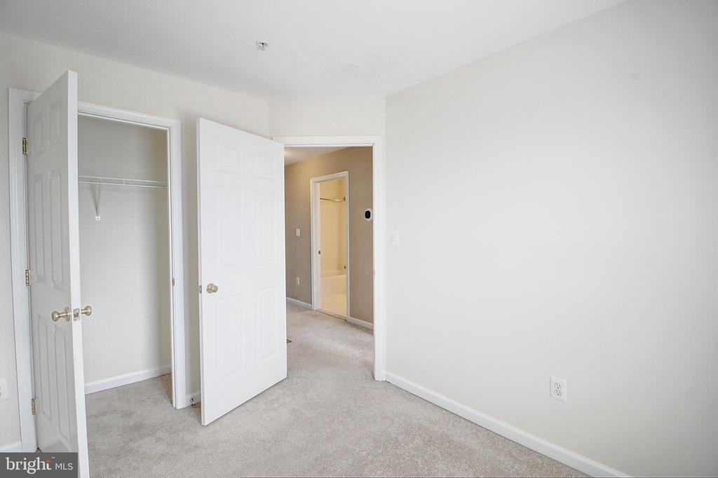 586 Eisenhower Drive - Photo 14