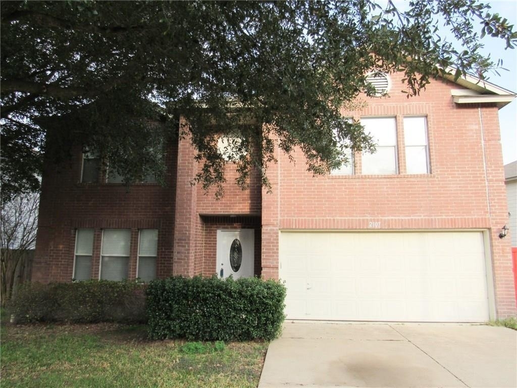 2107 Deer Creek Trl - Photo 0