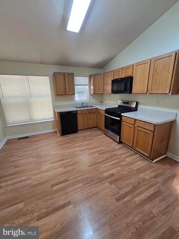 7910 Monarch Street - Photo 10