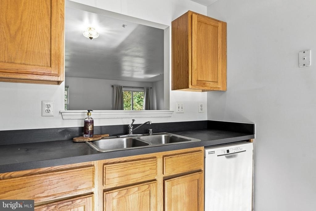387 Cambridge Place - Photo 10