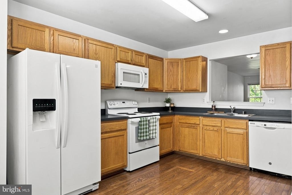 387 Cambridge Place - Photo 4