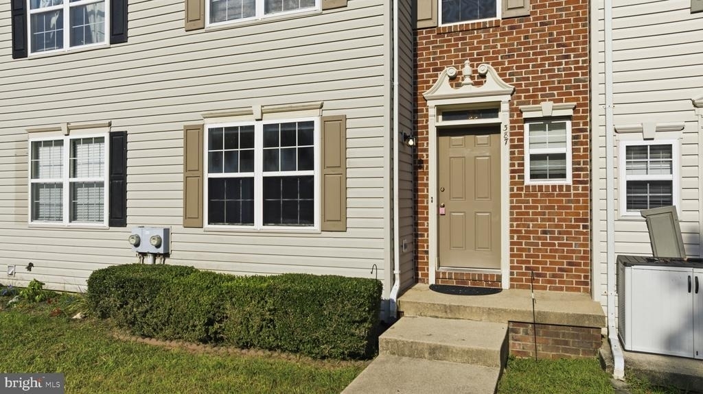 387 Cambridge Place - Photo 1