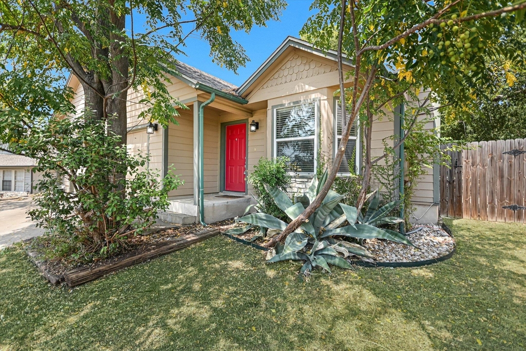 519 Cutty Trl - Photo 0