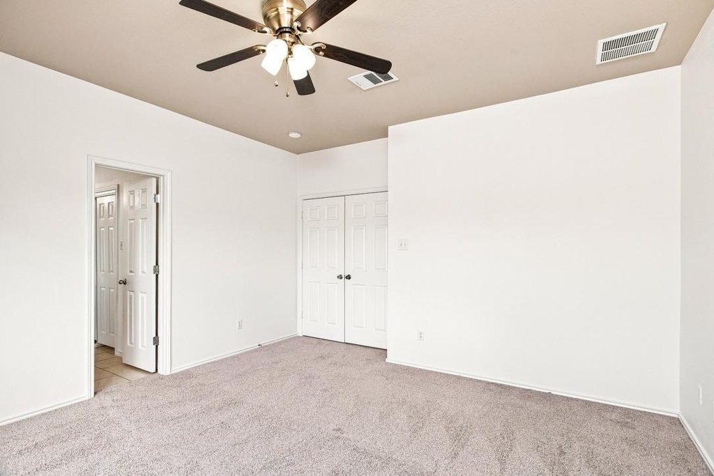 3232 Clinton Pl - Photo 11