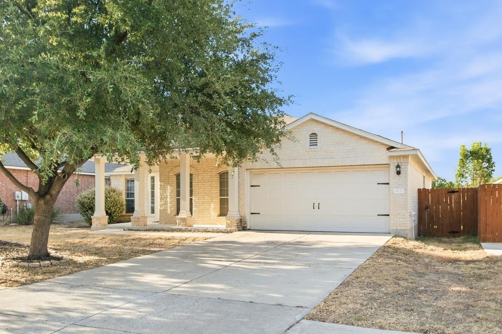 3232 Clinton Pl - Photo 0