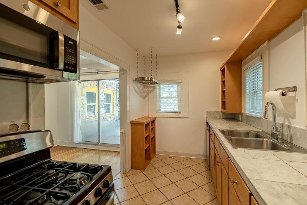902 Bouldin Ave - Photo 8