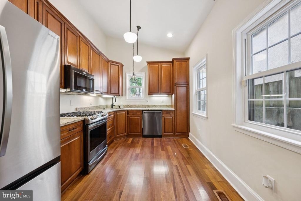 1814 E Pratt Street - Photo 8