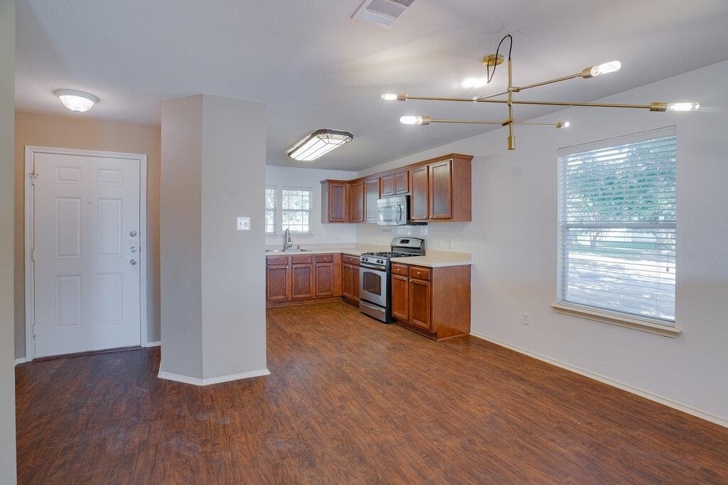 1512 Davis Mountain Loop - Photo 4