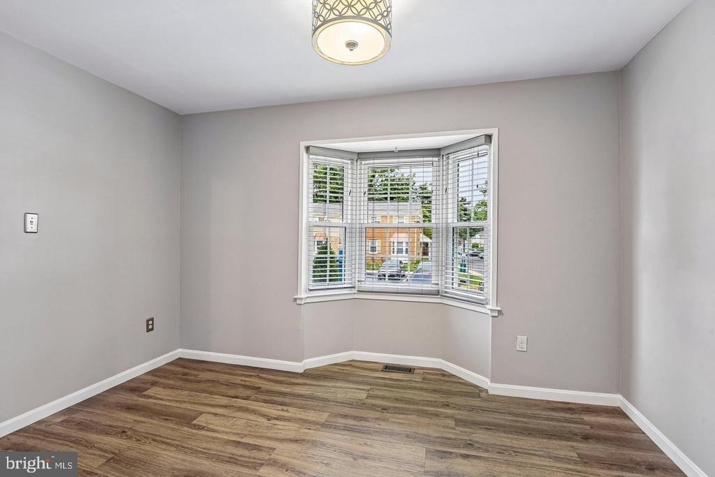 1812 Foxdale Court - Photo 3