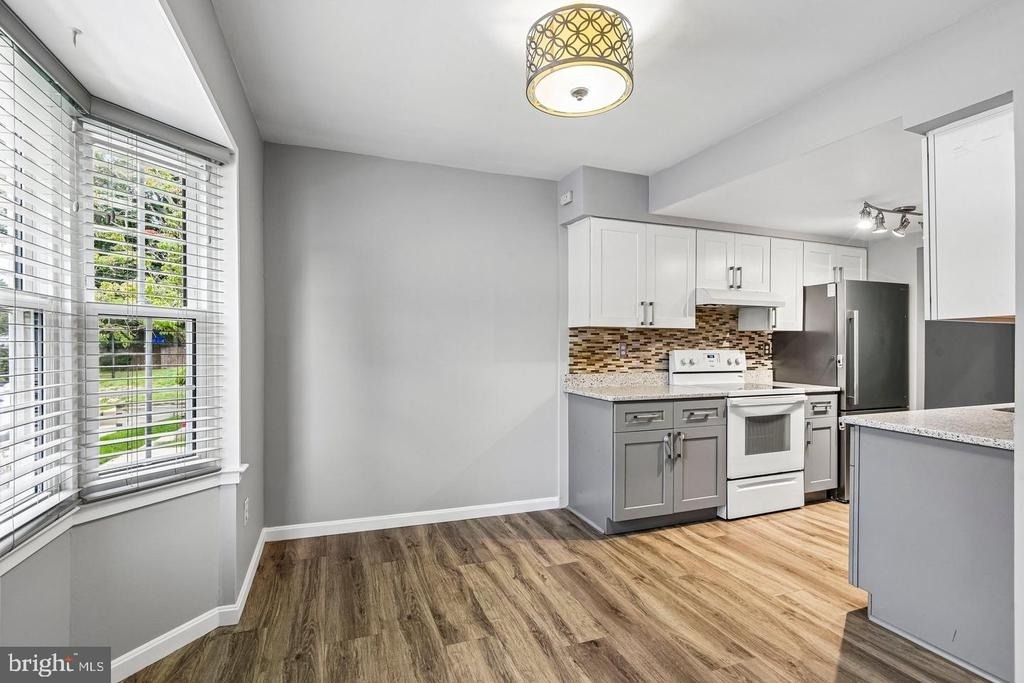 1812 Foxdale Court - Photo 5