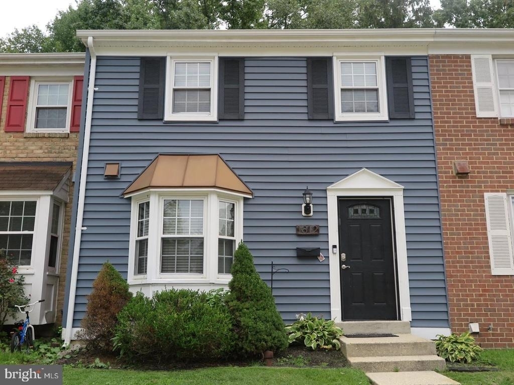 1812 Foxdale Court - Photo 0