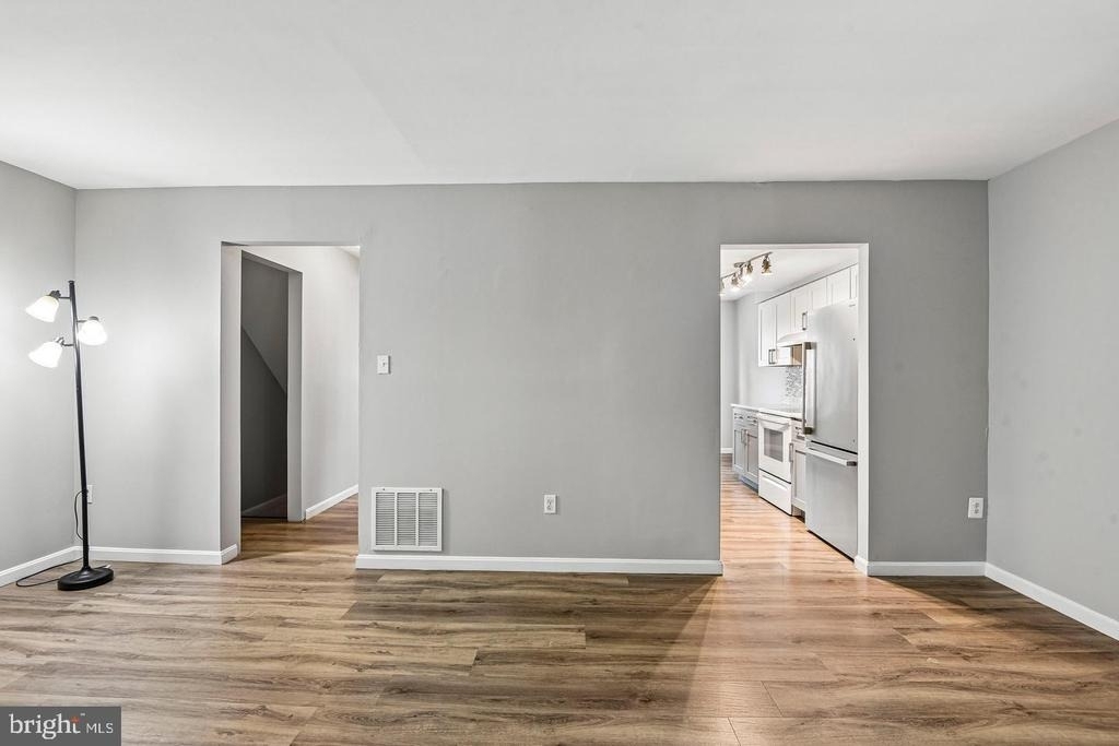 1812 Foxdale Court - Photo 11