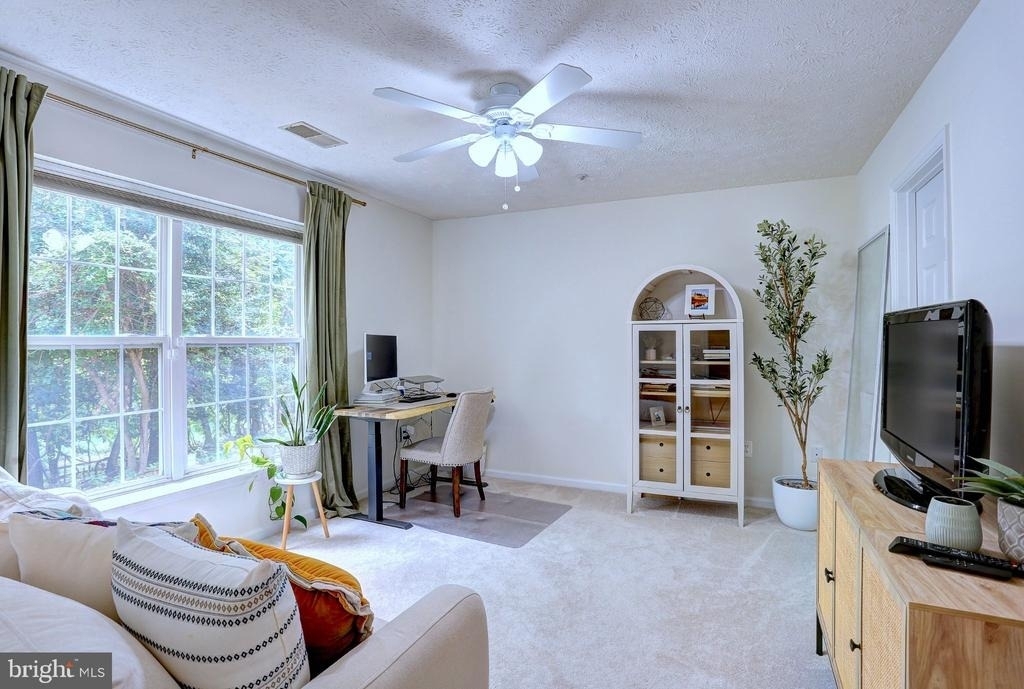 2056 Quaker Way - Photo 3
