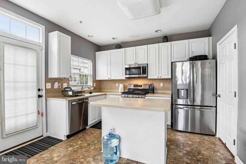 1701 Hayle Drive - Photo 3