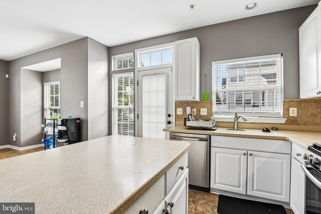 1701 Hayle Drive - Photo 5