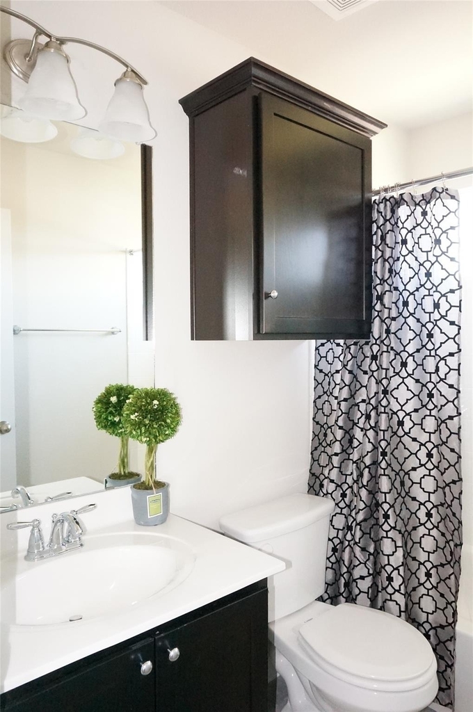 399 Langely - Photo 11