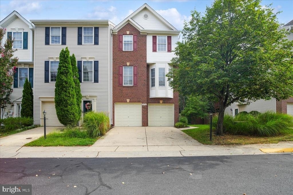 272 Braxton - Photo 0