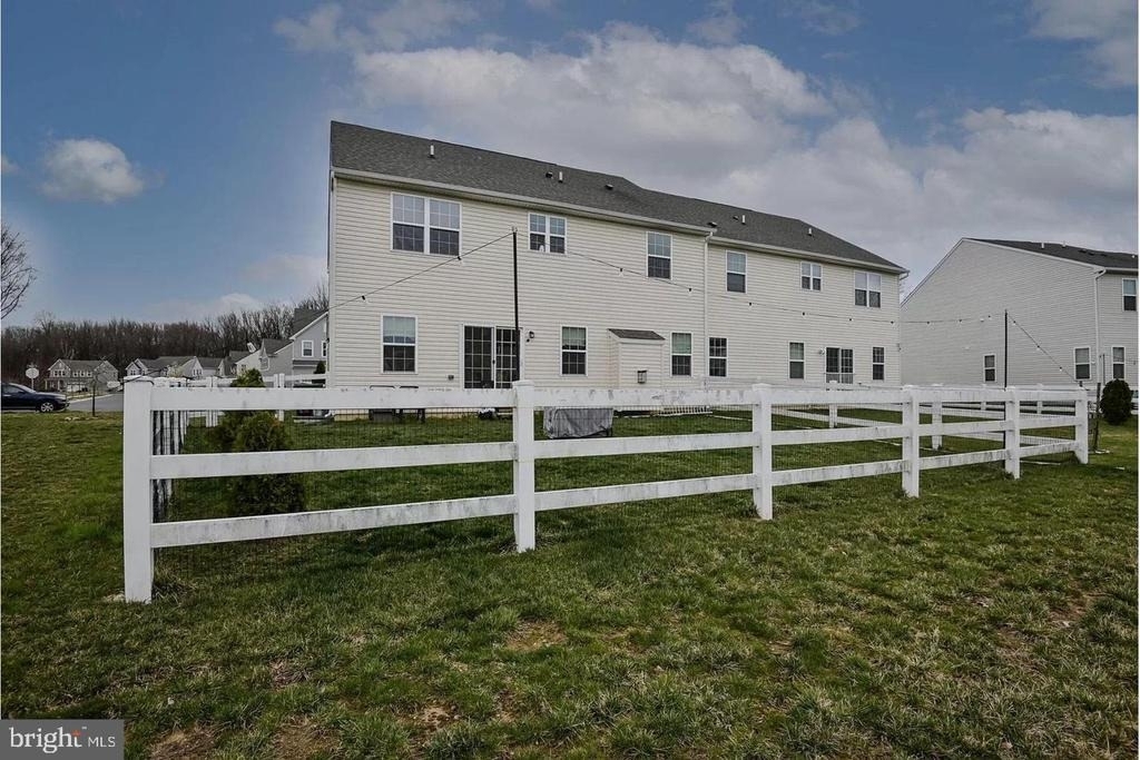 219 Felix Drive - Photo 2