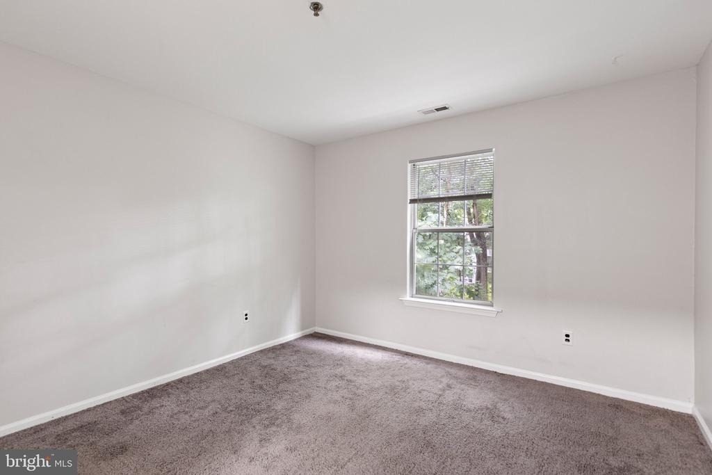1024 Willings Way - Photo 6