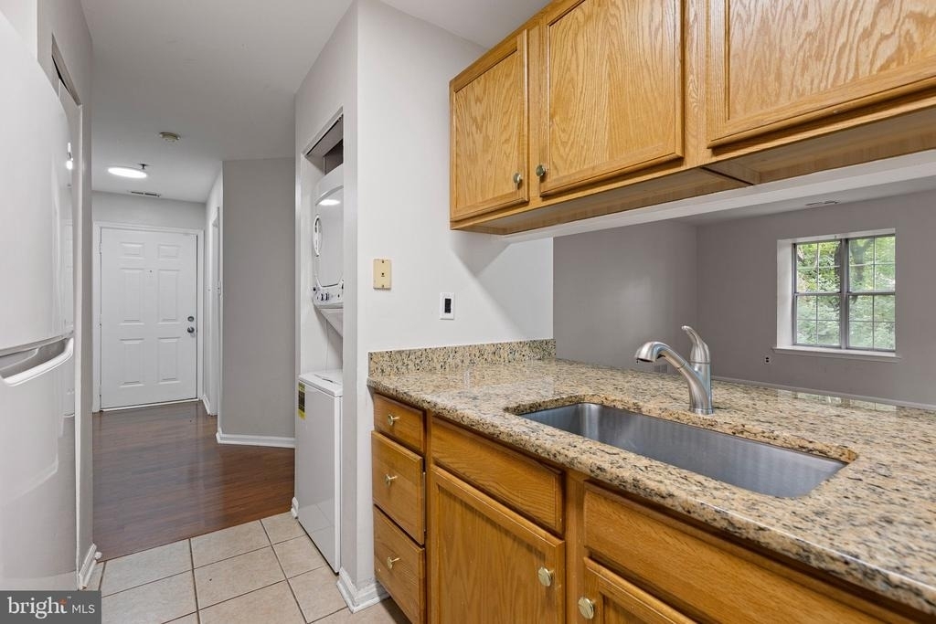 1024 Willings Way - Photo 3