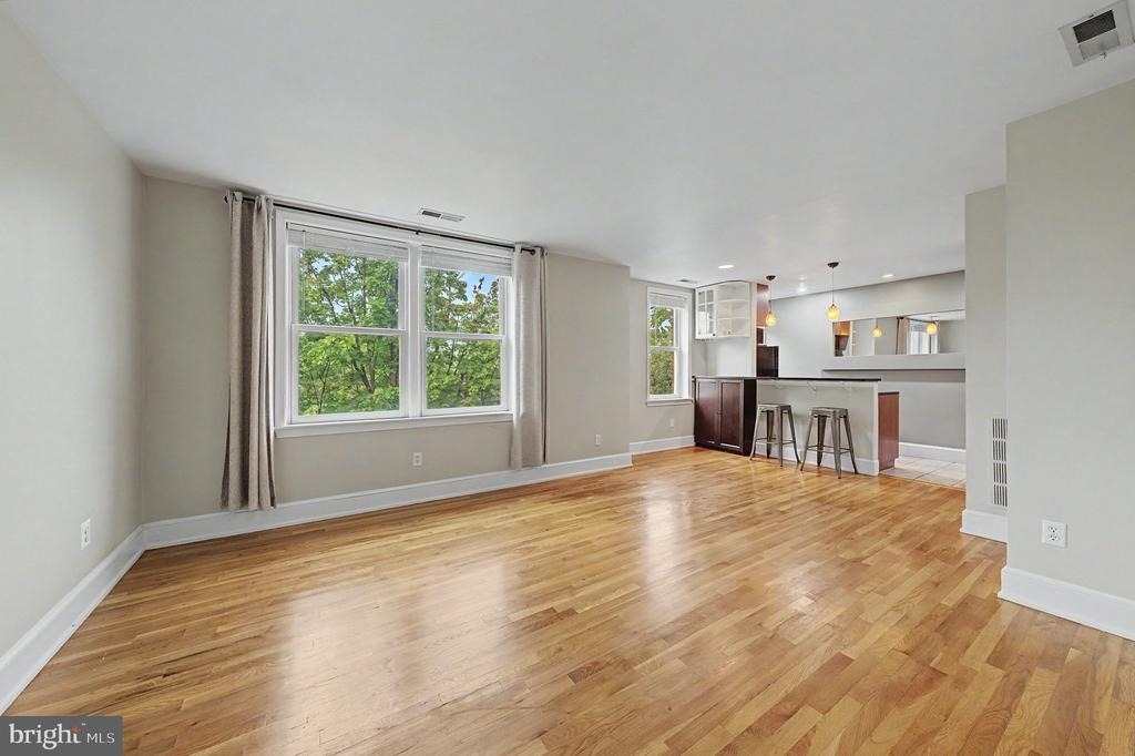 317 10th Street Ne - Photo 4