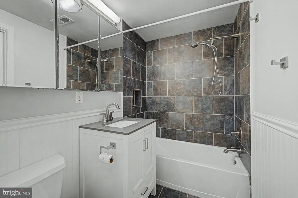 317 10th Street Ne - Photo 6