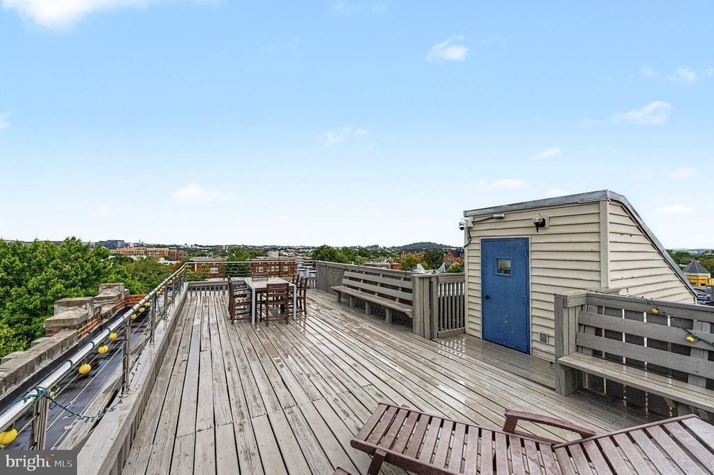 317 10th Street Ne - Photo 9