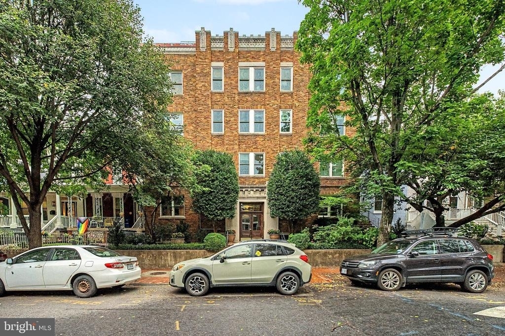317 10th Street Ne - Photo 1