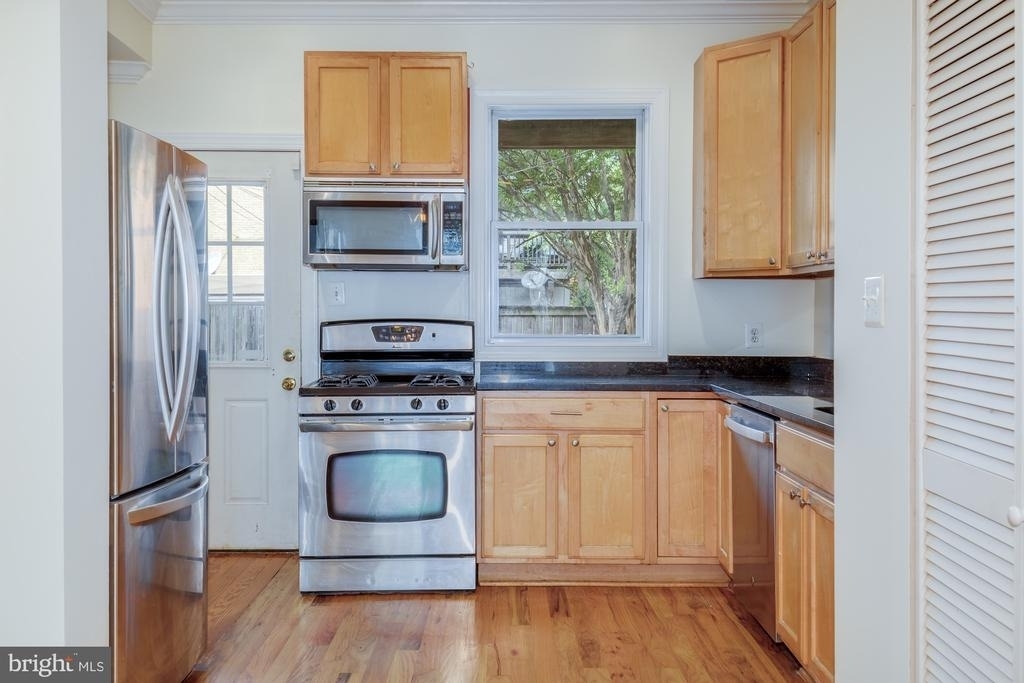 1426 Duncan Street Ne - Photo 4