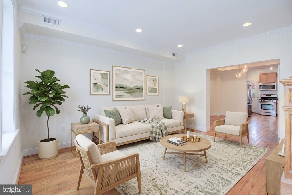 1426 Duncan Street Ne - Photo 0