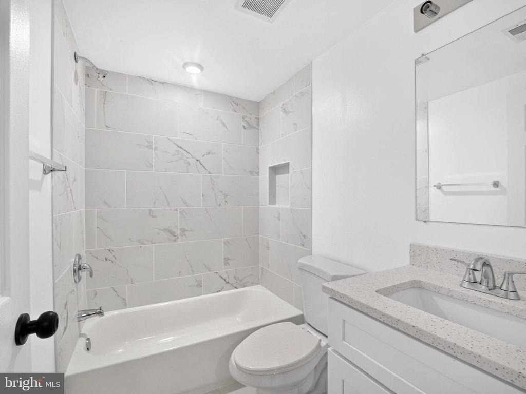 1823 E Capitol Street Se - Photo 6