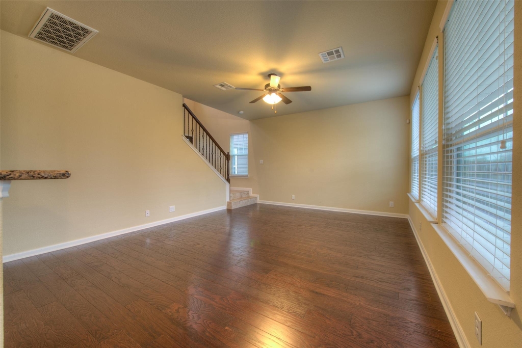 8608 White Ibis Dr - Photo 3