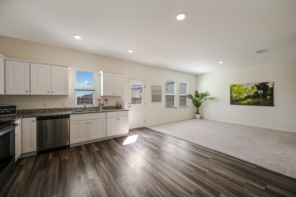 18213 Stellers Sea St - Photo 4
