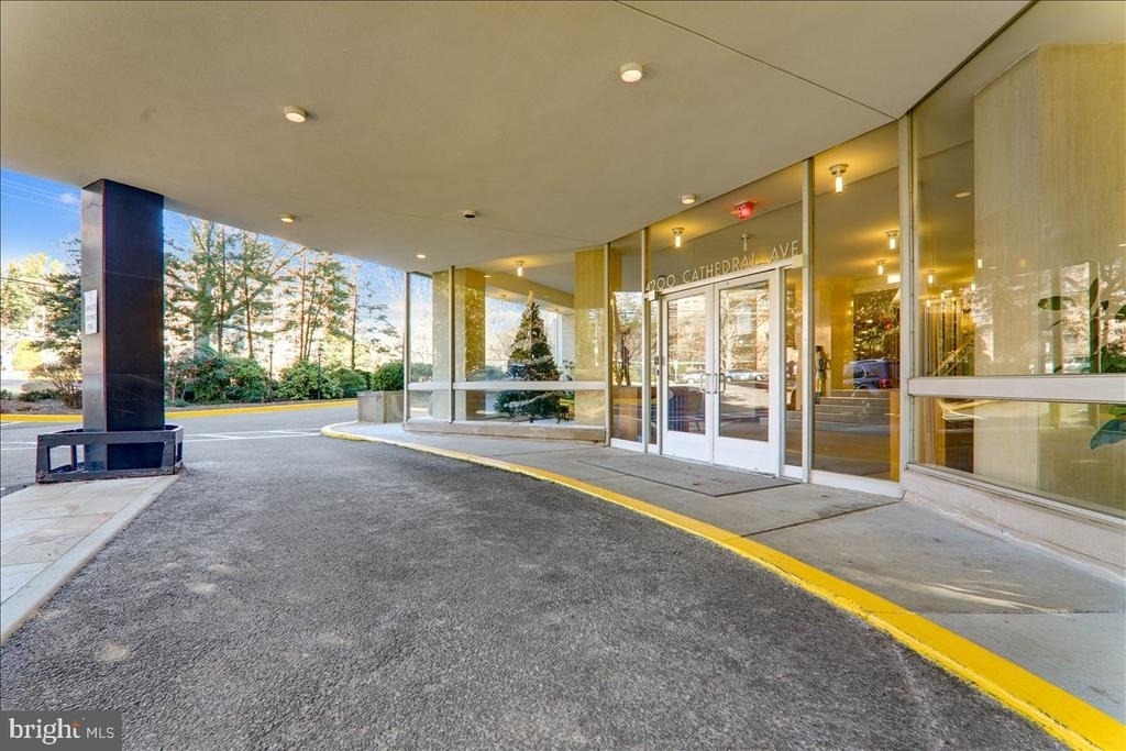 4200 Cathedral Avenue Nw - Photo 4