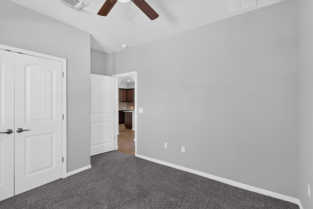 8901 Panhandle Dr - Photo 17