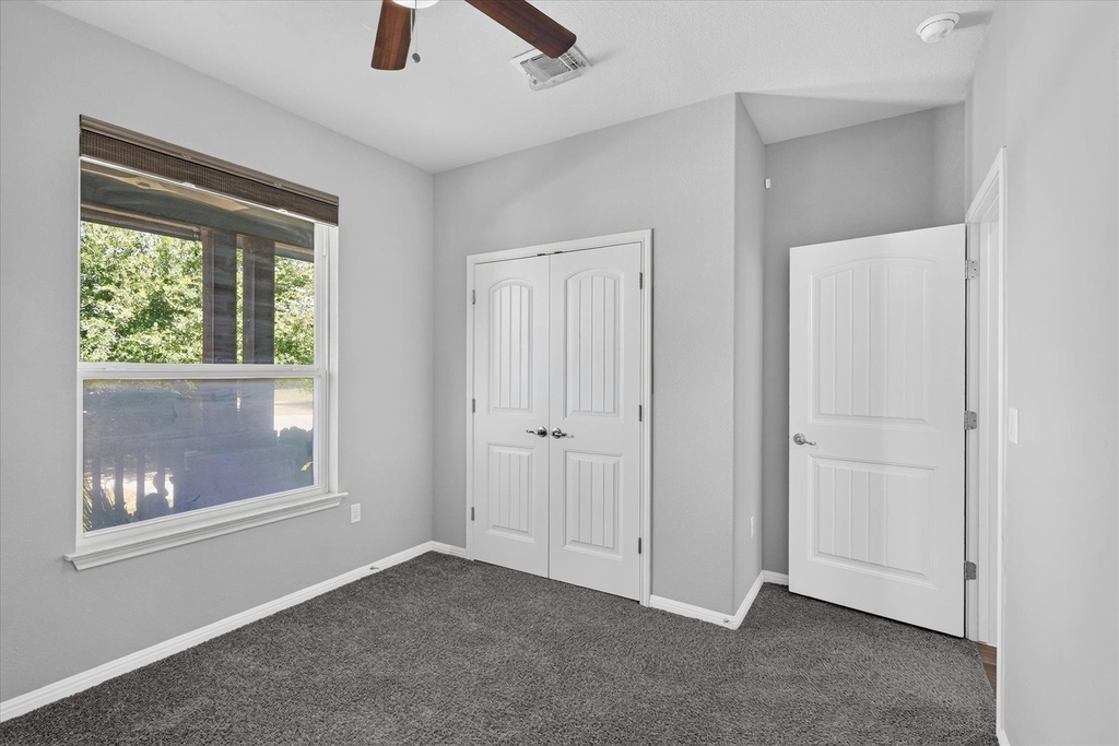 8901 Panhandle Dr - Photo 18