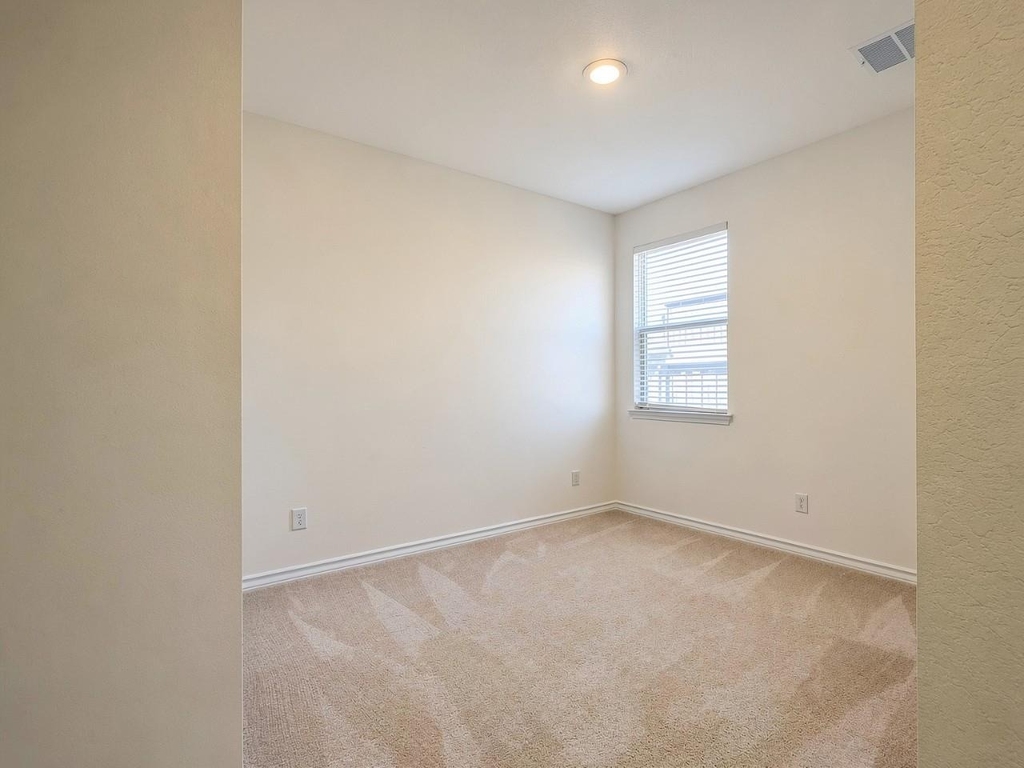 366 Papaya Dr - Photo 9