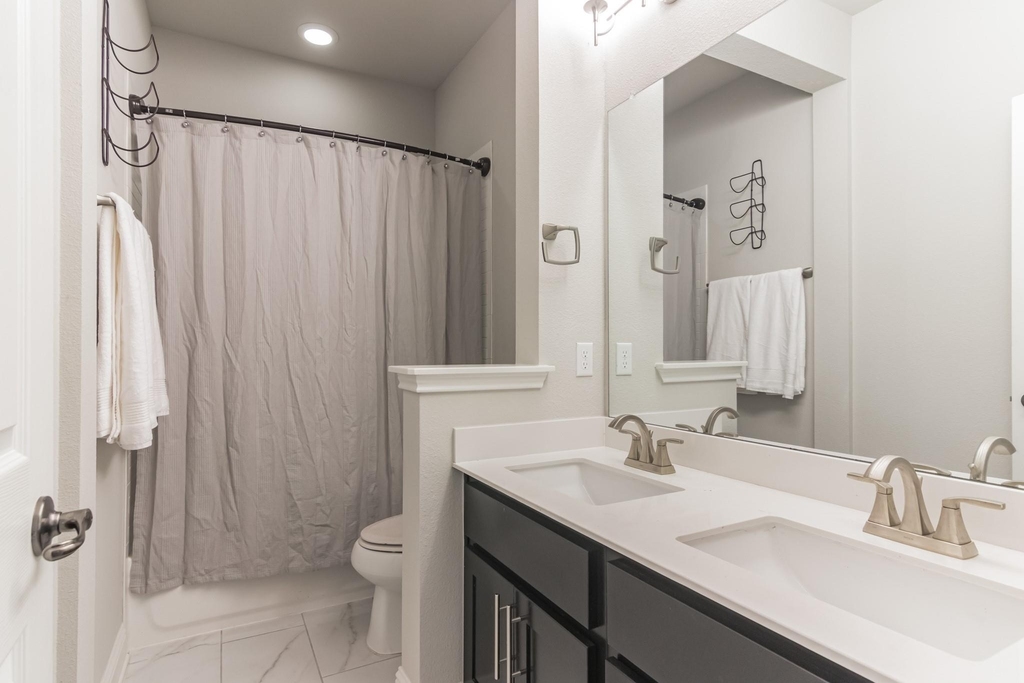 7100 Trissino Dr - Photo 11