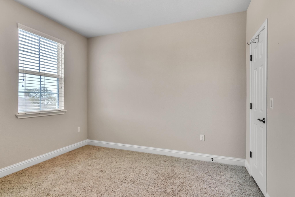 7100 Trissino Dr - Photo 18