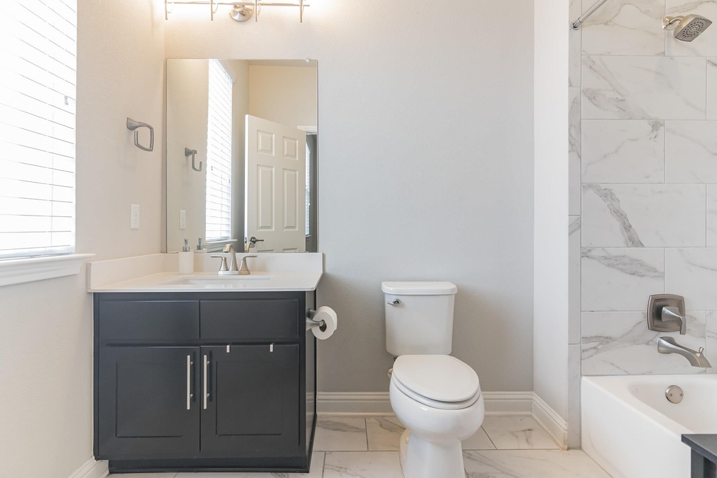 7100 Trissino Dr - Photo 14