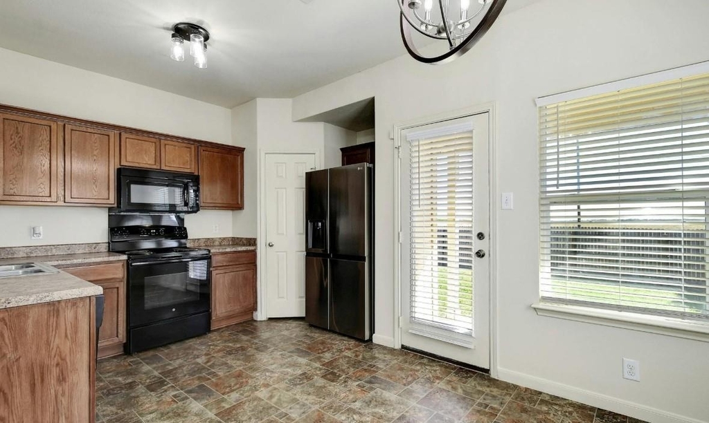 409 Teron Dr - Photo 5