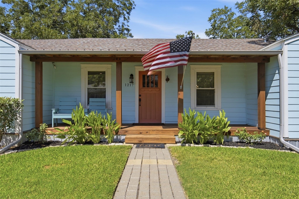 1217 Fairground St - Photo 2